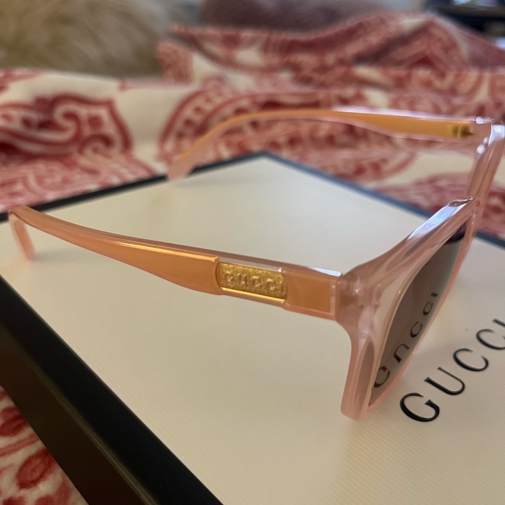 Gucci Blush Sunglasses - Picture 4 of 8